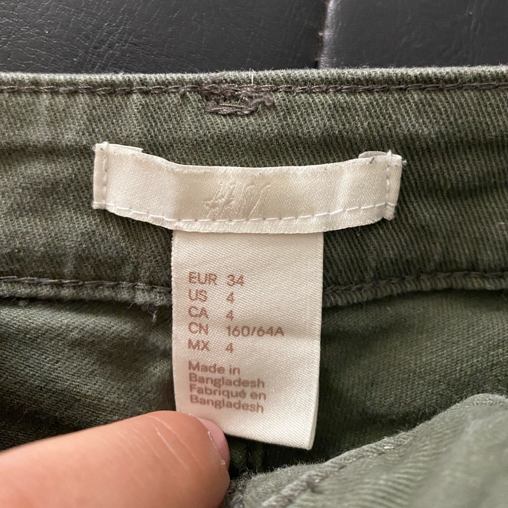 H&M -Shorts - Picture 4 of 4